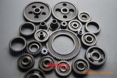 北方重工BZ5150TYC抑塵噴灑車(chē)用的康明斯ISBE185 30發(fā)動(dòng)機(jī)的保養(yǎng)及配件