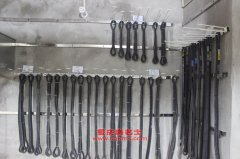 歐曼BJ5247VLCJJ-S廂式運(yùn)輸汽車用的上柴SC8DK240Q3發(fā)動(dòng)機(jī)的配件及修理